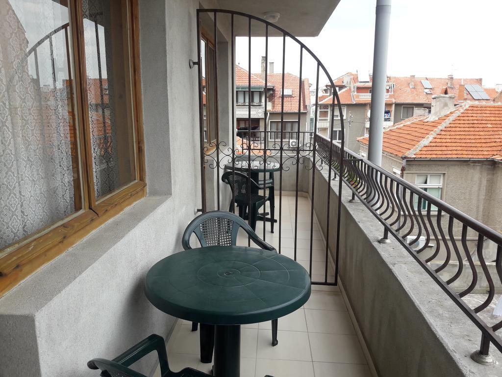 Georgievi Guest House Pomorie Exterior foto