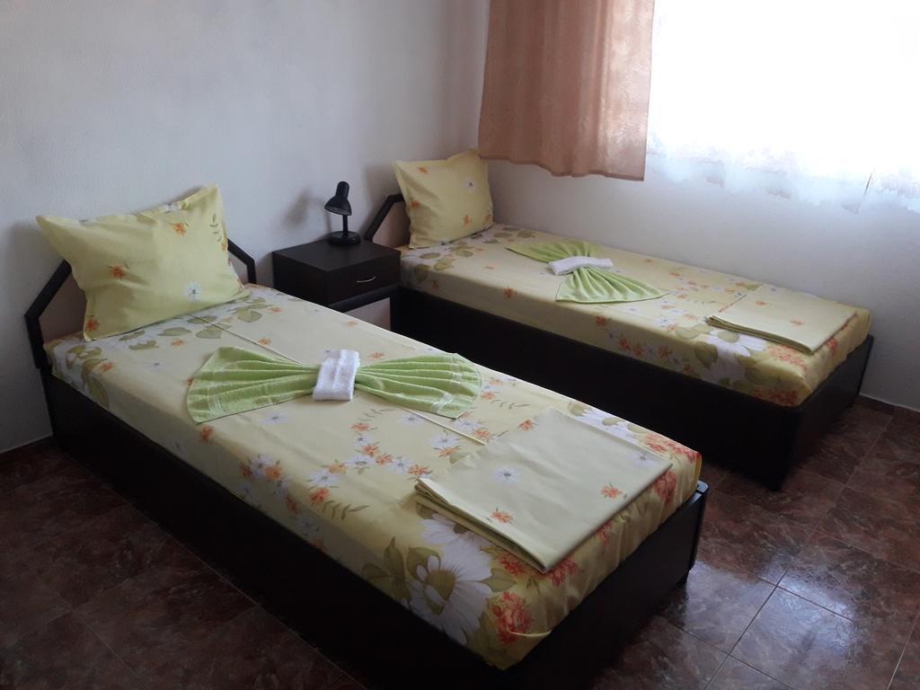 Georgievi Guest House Pomorie Exterior foto