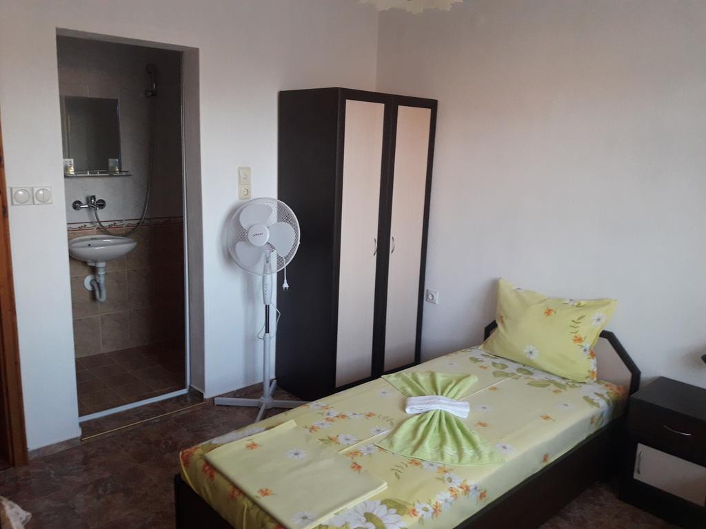 Georgievi Guest House Pomorie Exterior foto